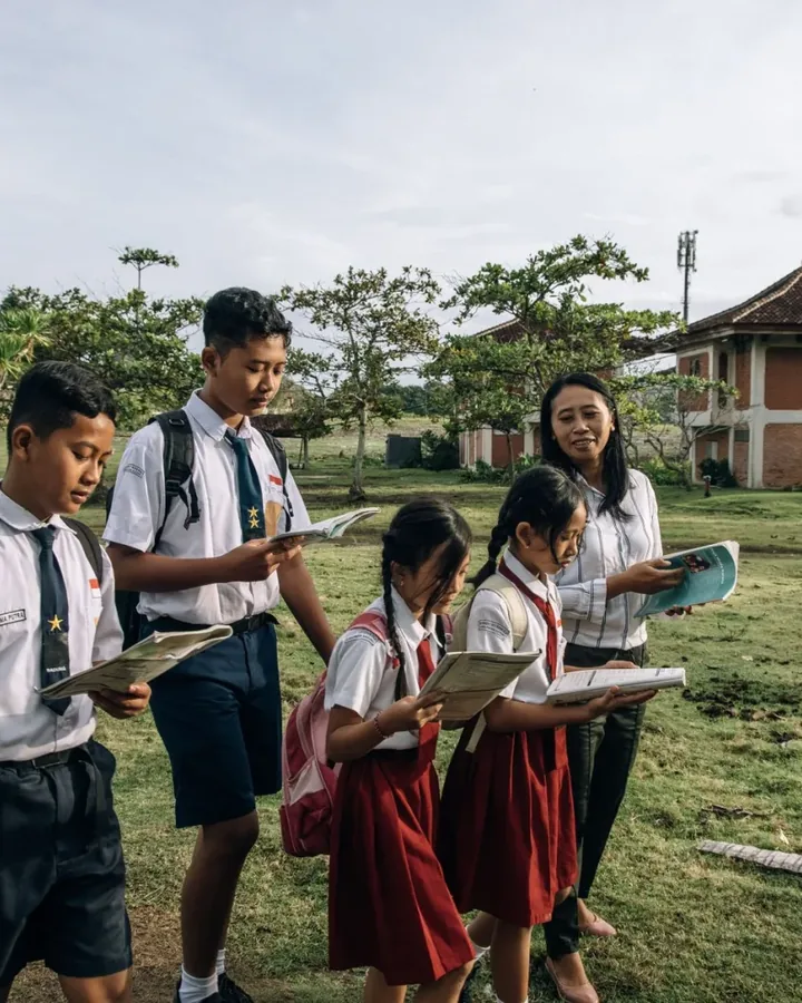 Bảng và tài liệu học tập